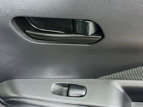 Used 2019 Nissan Kicks S FWD image 30
