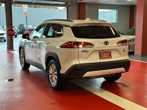 Certified 2022 Toyota Corolla Cross LE w/ Black Badges Package (TMS) AWD/4WD image 5