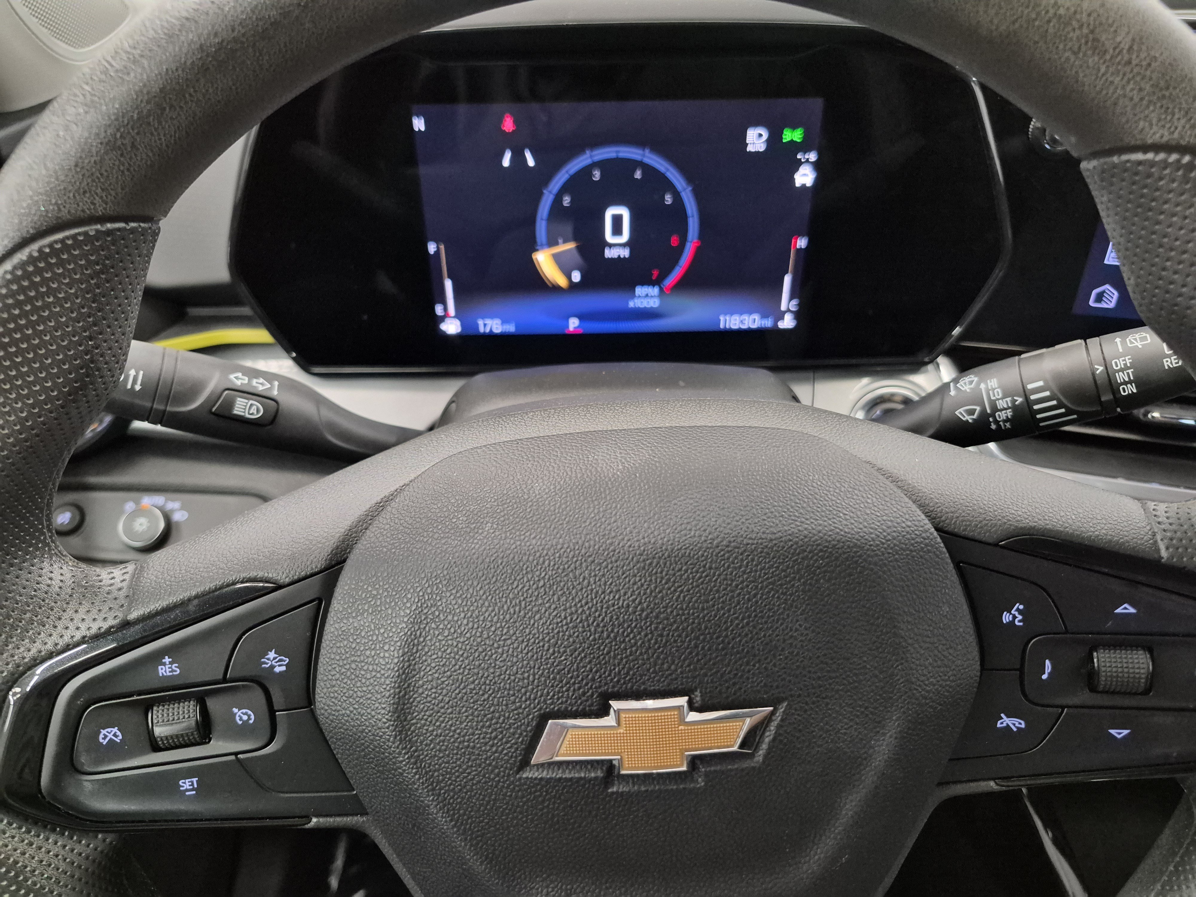 Used 2025 Chevrolet Trax LT FWD image 21