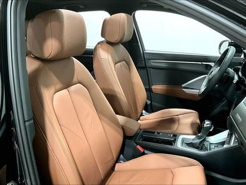 Certified 2025 Audi Q3 2.0T Premium w/ Convenience Package image 7