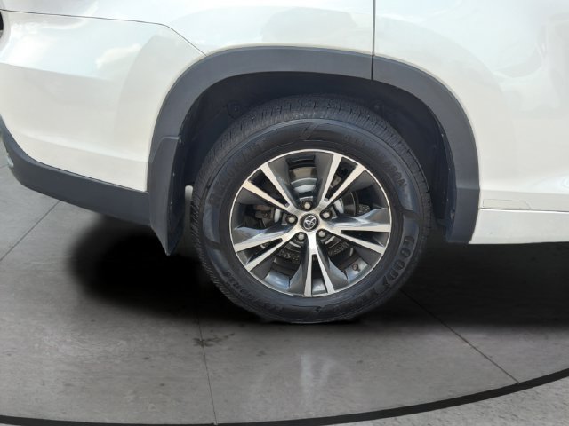 Used 2016 Toyota Highlander XLE AWD/4WD image 33