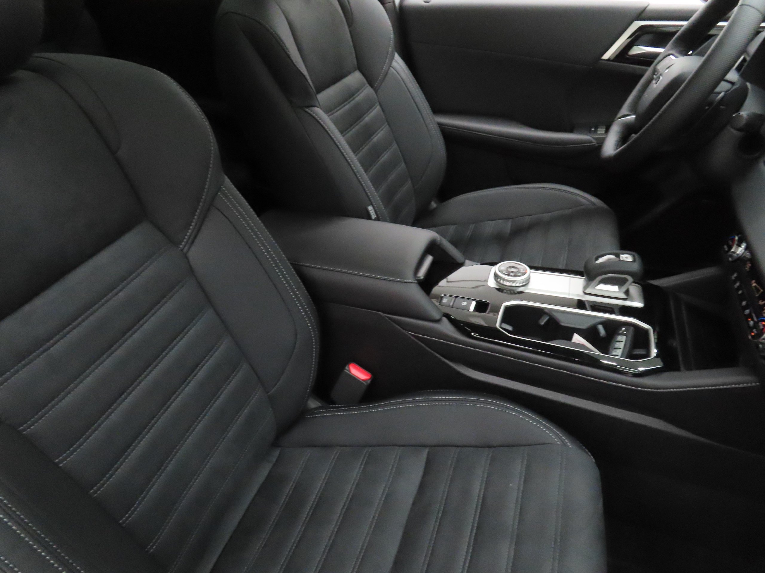 New 2026 Mitsubishi Outlander AWD image 27