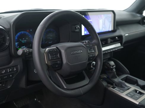 Used 2025 Toyota Land Cruiser image 22