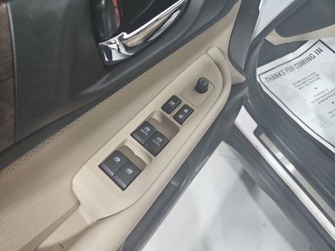 Used 2016 Subaru Outback 2.5i Limited image 12