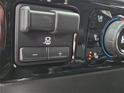 Used 2025 Chevrolet Silverado 2500 LTZ w/ LTZ Plus Package image 16