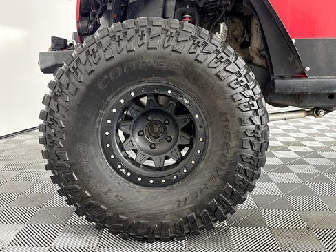 Used 2018 Jeep Wrangler Unlimited Sport w/ Connectivity Group image 35