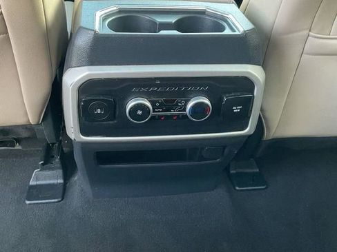 Used 2024 Ford Expedition Max Limited image 24