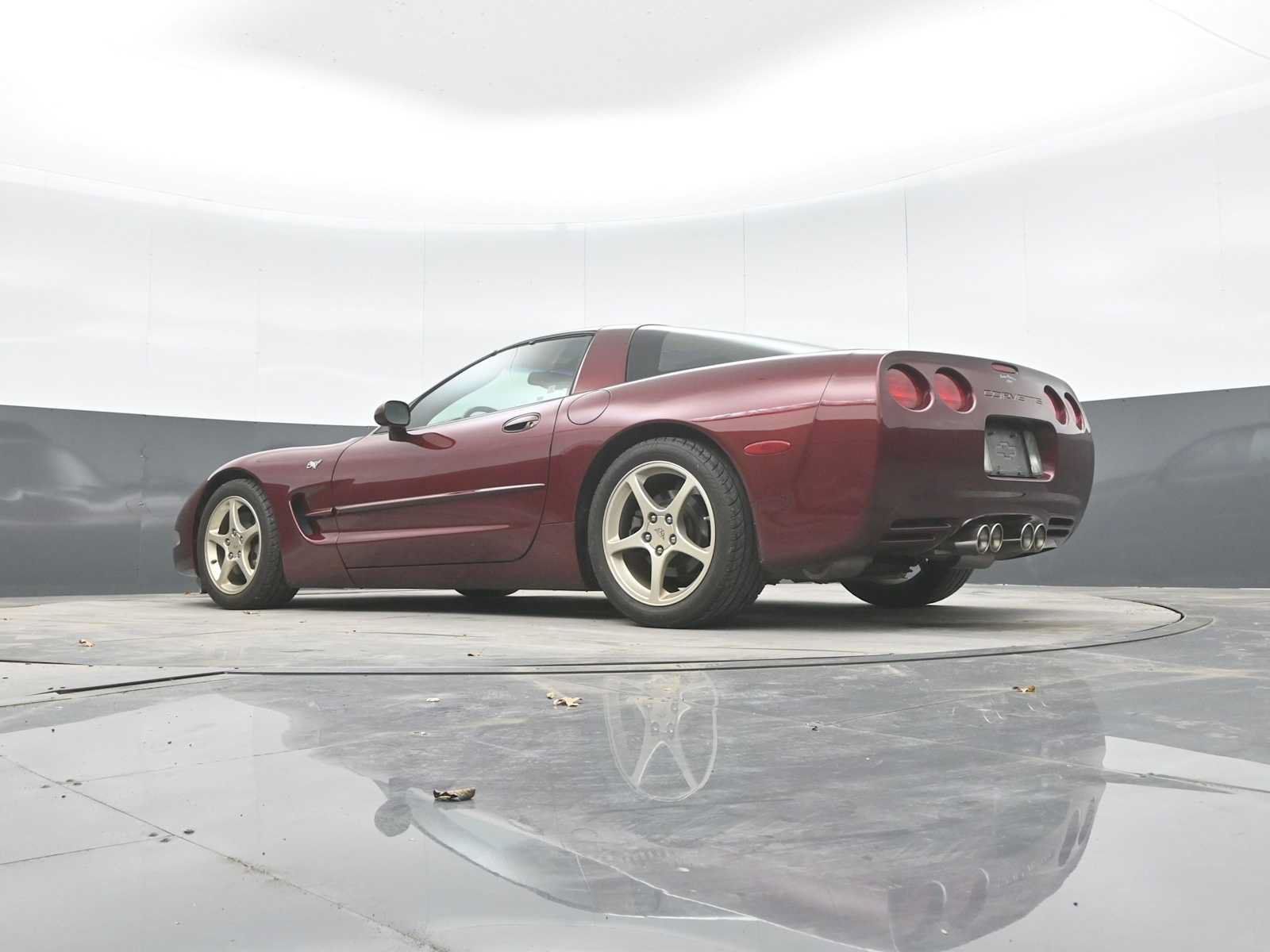 Used 2003 Chevrolet Corvette Coupe w/ Preferred Equipment Group RWD image 23