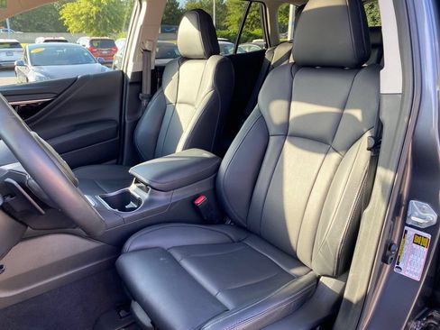 Used 2025 Subaru Outback Limited AWD/4WD image 23