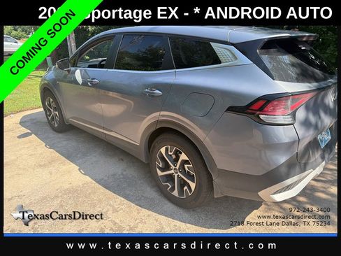 Used 2024 Kia Sportage EX FWD image 2