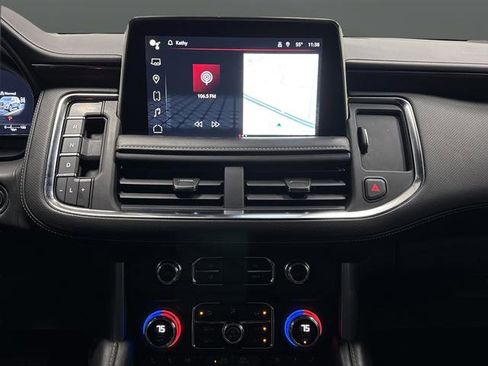 Used 2022 GMC Yukon SLT w/ SLT Premium Package image 9