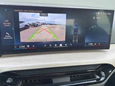 Used 2025 BMW 330i xDrive Sedan image 26