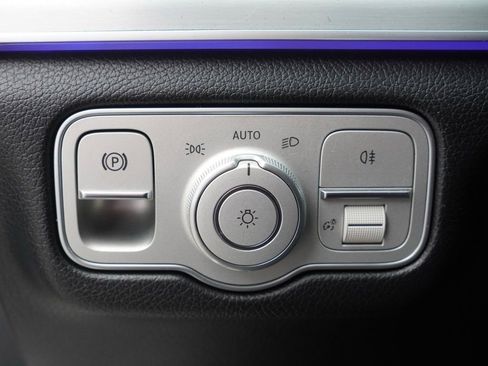 Used 2024 Mercedes-Benz GLE 450e 4MATIC image 8