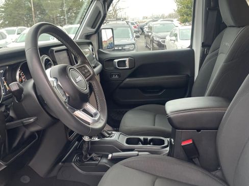 Used 2023 Jeep Wrangler Sahara image 10