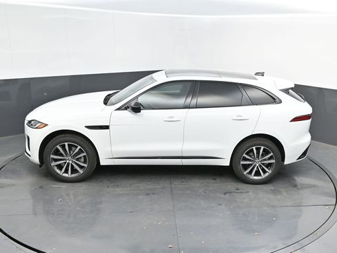 New 2026 Jaguar F-PACE R-Dynamic S image 30