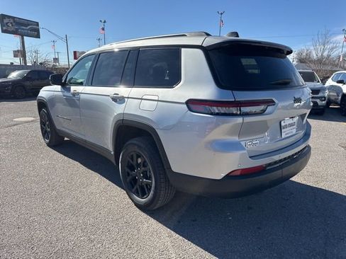 New 2025 Jeep Grand Cherokee L Altitude image 4
