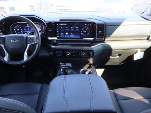 Used 2025 Chevrolet Silverado 1500 RST AWD/4WD image 15
