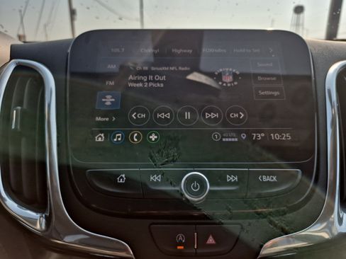 Used 2023 Chevrolet Equinox Premier image 22