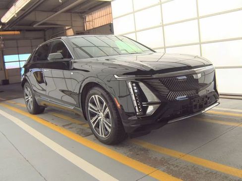 Used 2024 Cadillac Lyriq Luxury AWD/4WD image 9