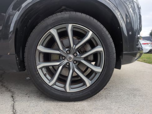 Used 2016 Volvo XC90 T6 Momentum w/ Momentum Plus Package image 13