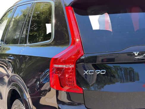Used 2023 Volvo XC90 B6 Plus AWD/4WD image 21