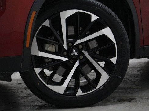 Used 2022 Mitsubishi Outlander ES image 3