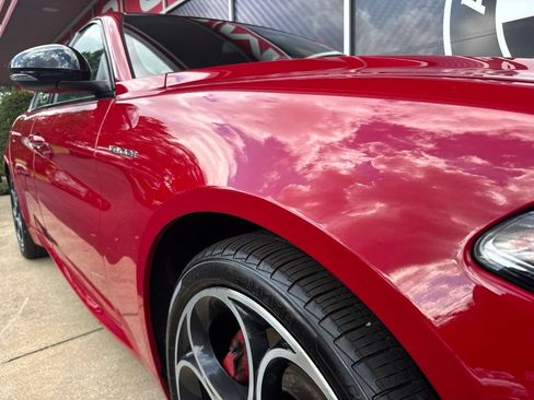 Used 2023 Alfa Romeo Giulia Veloce AWD/4WD image 2