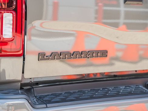 New 2026 RAM 2500 Laramie AWD/4WD image 9