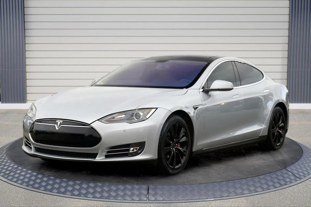 Used 2013 Tesla Model S RWD image 3
