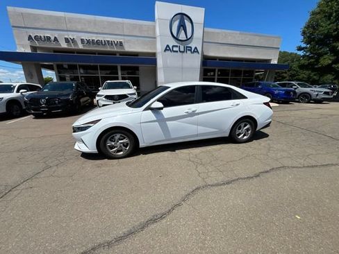 Used 2021 Hyundai Elantra SE FWD image 41