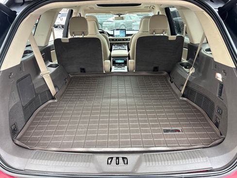 Used 2020 Lincoln Aviator Reserve w/ Equipment Group 202A image 9