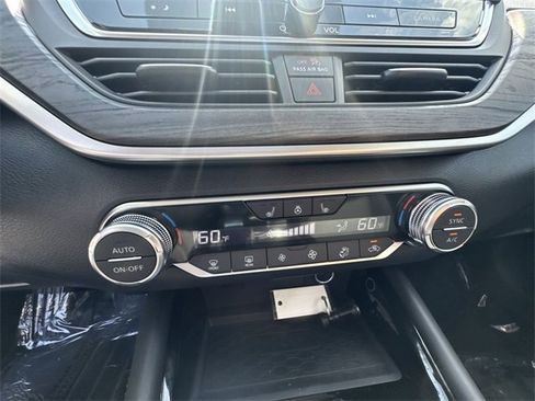 New 2025 Nissan Altima 2.5 SL image 18