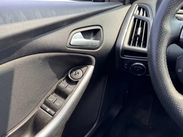 Used 2013 Ford Focus ST FWD image 32