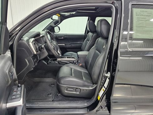 Used 2023 Toyota Tacoma Limited w/ Nightshade Package AWD/4WD image 11