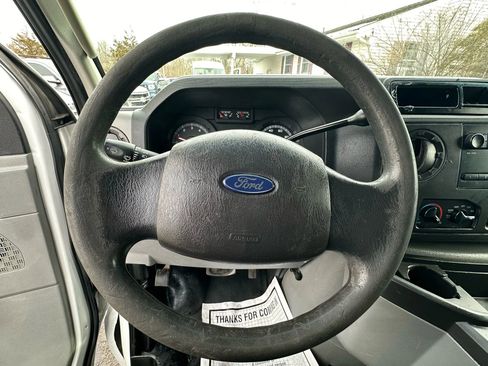 Used 2013 Ford E-250 and Econoline 250 image 17