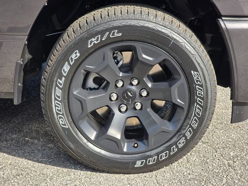 New 2026 RAM 1500 Express AWD/4WD image 12