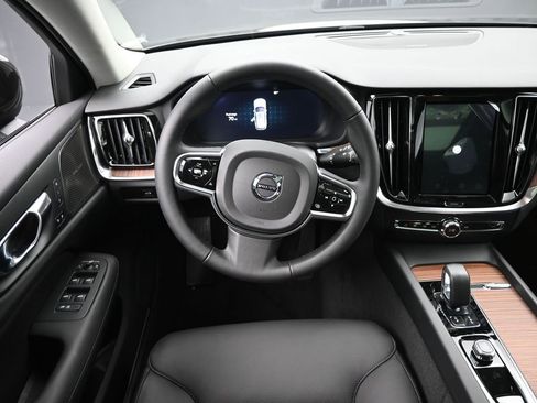 New 2025 Volvo V60 B5 Cross Country Plus w/ Protection Package Premier image 20