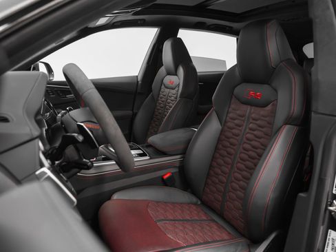 Used 2025 Audi RS Q8 performance image 65