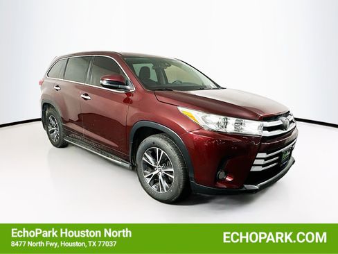 Used 2017 Toyota Highlander Plus image 1