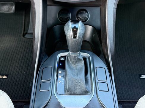 Used 2018 Hyundai Santa Fe SE image 25