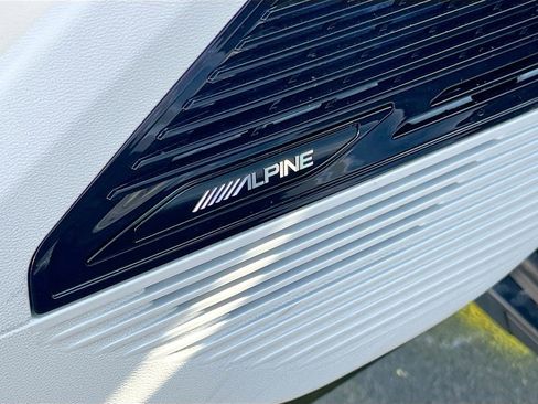 New 2026 Jeep Cherokee Overland image 19