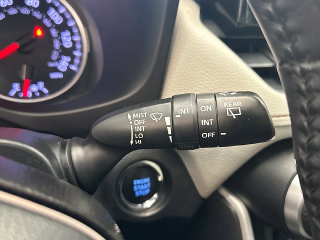 Used 2021 Toyota RAV4 XLE Premium FWD image 35
