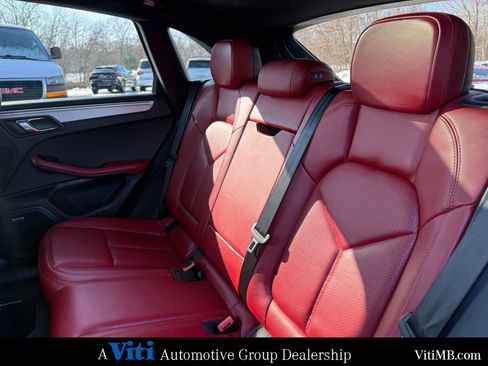 Used 2024 Porsche Macan S image 22
