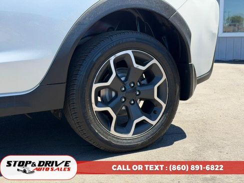 Used 2013 Subaru Crosstrek 2.0i Limited AWD/4WD image 9