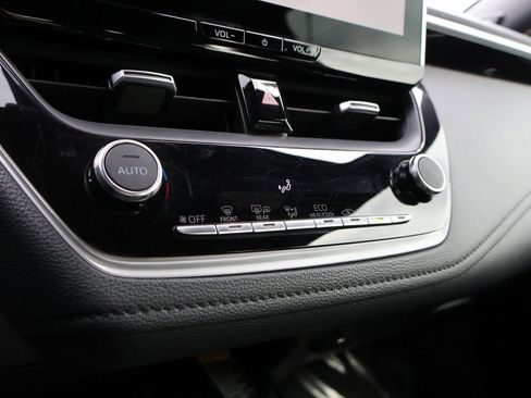 Used 2025 Toyota Corolla XSE image 37