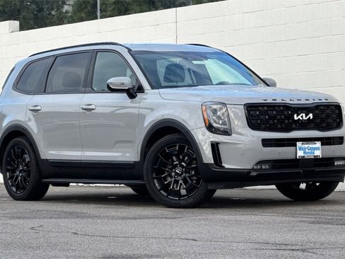 Used 2022 Kia Telluride SX w/ SX Prestige Package image 2