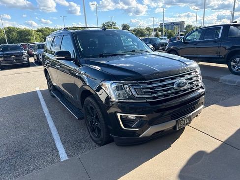 Used 2021 Ford Expedition Limited AWD/4WD image 2