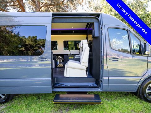 Used 2024 Mercedes-Benz Sprinter 2500 image 67