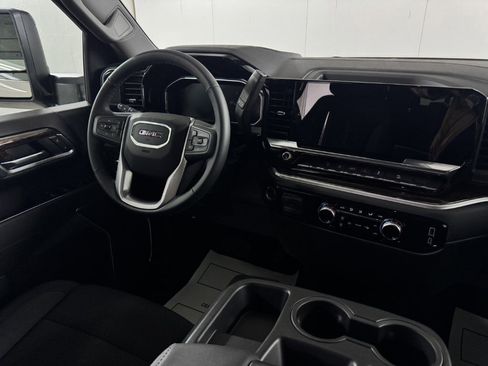 New 2026 GMC Sierra 2500 SLE image 24