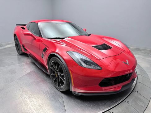 Used 2019 Chevrolet Corvette Grand Sport w/ Grand Sport Heritage Package RWD image 3